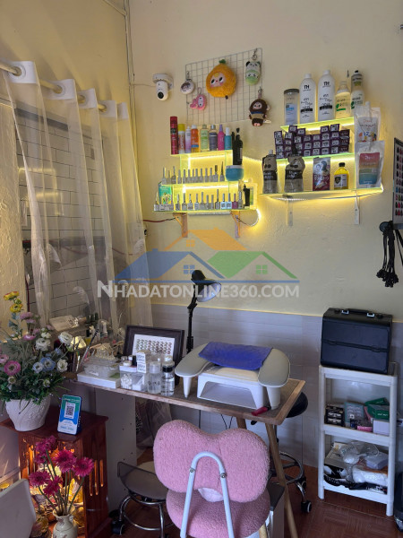 Sang nhượng  tiệm makeup – nail mặt tiền an cựu, thành phố huế