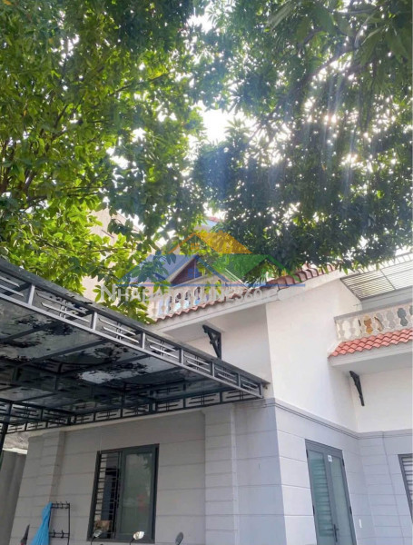 Chào bán lô đát tặng luôn villa 2 tầng đẹp ngay lõi trung tâm hải châu , đà nẵng. có dòng tiền 30 tr/th