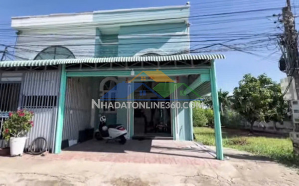 Chính chủ cần bán nhà mt đường nhựa 10m vị trí đẹp ấp...