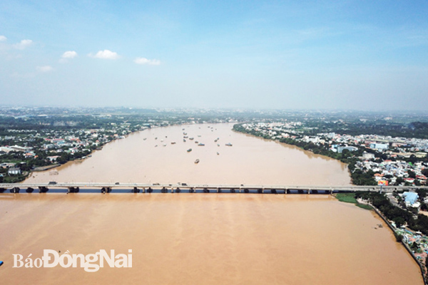 TP.Biên Hòa đang thực hiện thủ tục chuyển đổi vốn đối với dự án Xây dựng tuyến kè và đường ven sông Đồng Nai. Ảnh: P.TÙNG