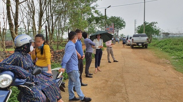 Bán lỗ, nhà đầu tư vẫn thở phào nhẹ nhõm vì thoát được hàng Lãi suất tác động thế nào đến bất động sản? Lãi suất Việt Nam sẽ tăng mạnh? Bán lỗ, nhà đầu tư vẫn thở phào nhẹ nhõm vì thoát được hàng Lãi suất tác động thế nào đến bất động sản? Lãi suất Việt Nam sẽ tăng mạnh?